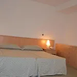 Hostin Отель 3*