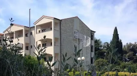 Ξενοδοχείο Hostin