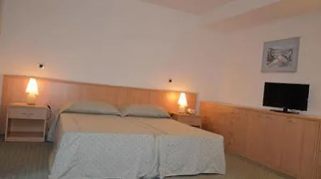 Hostin Otel 4*